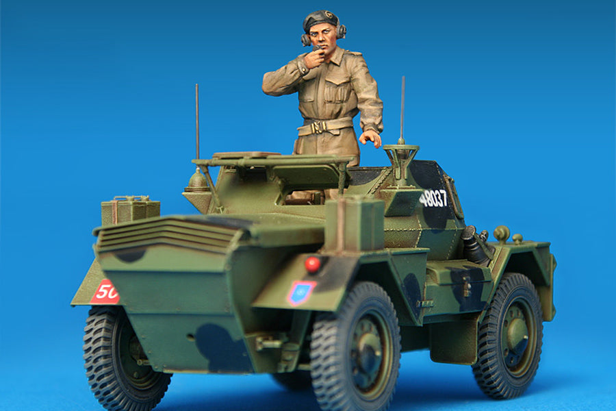 MiniArt 1:35 Dingo Mk.III British Scout Car with Crew
