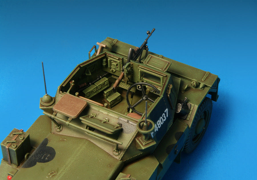MiniArt 1:35 Dingo Mk.III British Scout Car with Crew