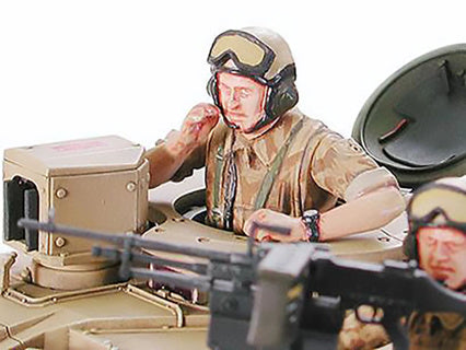 Tamiya 1:35 British Main Battle Tank Challenger 2 (Desertised)