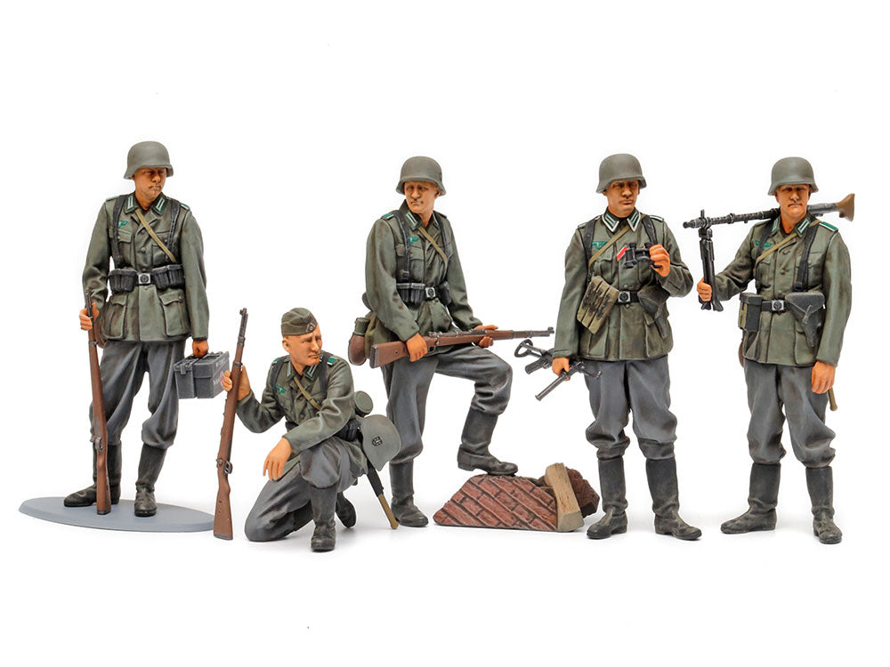 Tamiya 1:35 Military Miniatures German Infantry Set (Mid-WWII)