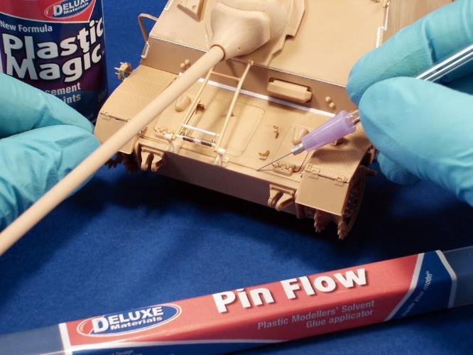 Deluxe Materials Pin Flow - Solvent Glue Dispenser
