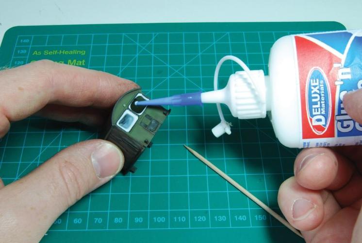 Deluxe Materials Glue 'N' Glaze 50ml