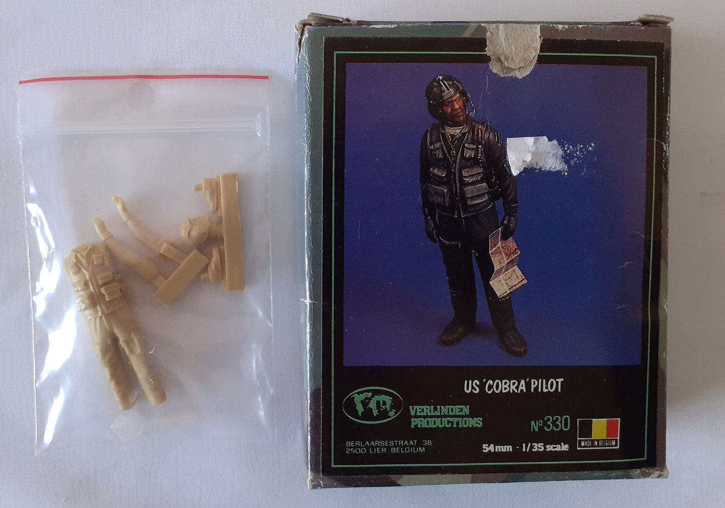 Academy 1:35 AH-1T+ Super Cobra 'Gold Cobra'