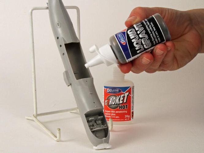Deluxe Materials Liquid Gravity 240g