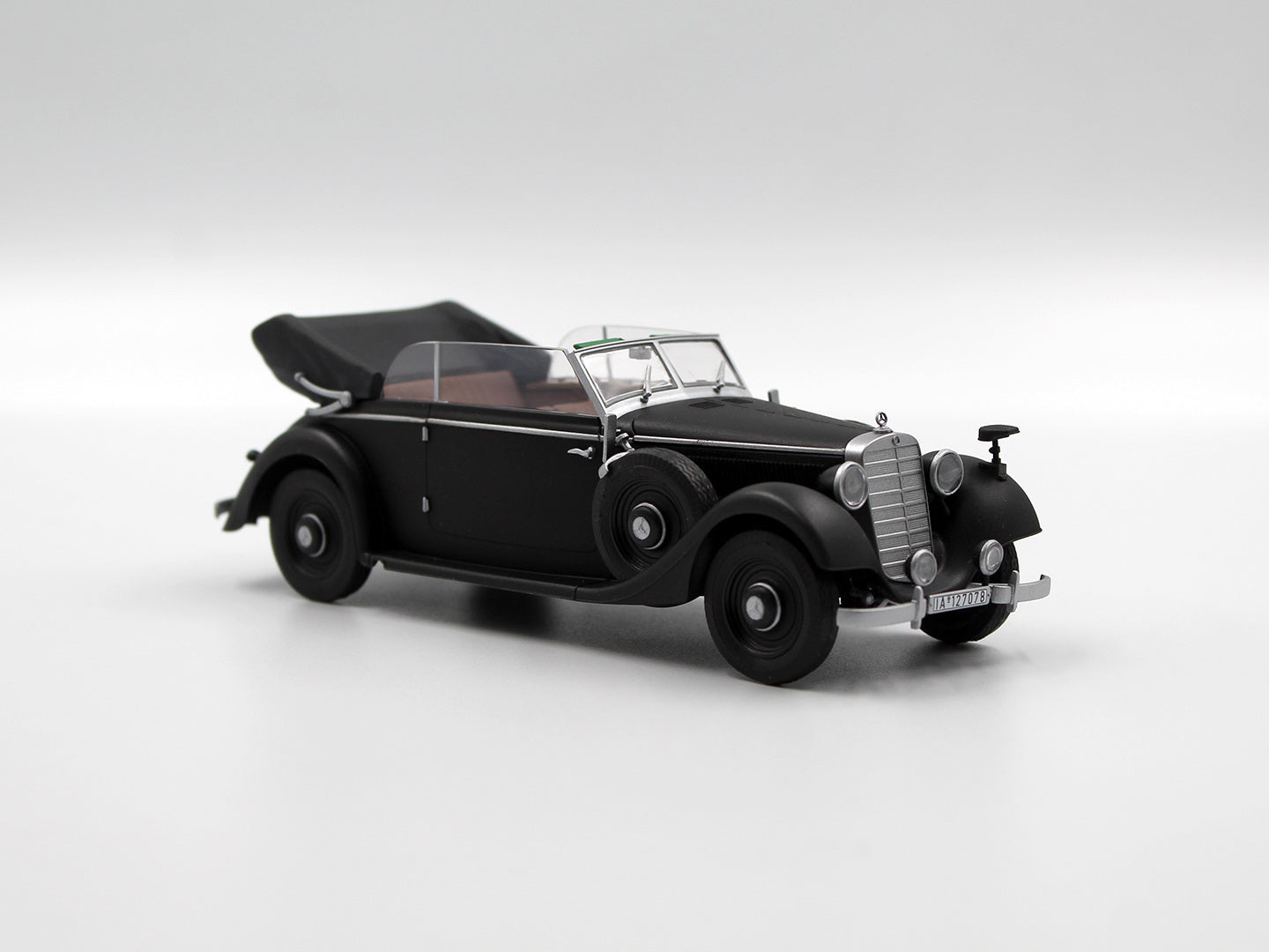 ICM 1:35 Typ 320 (W142) Cabriolet WWII German Staff Car