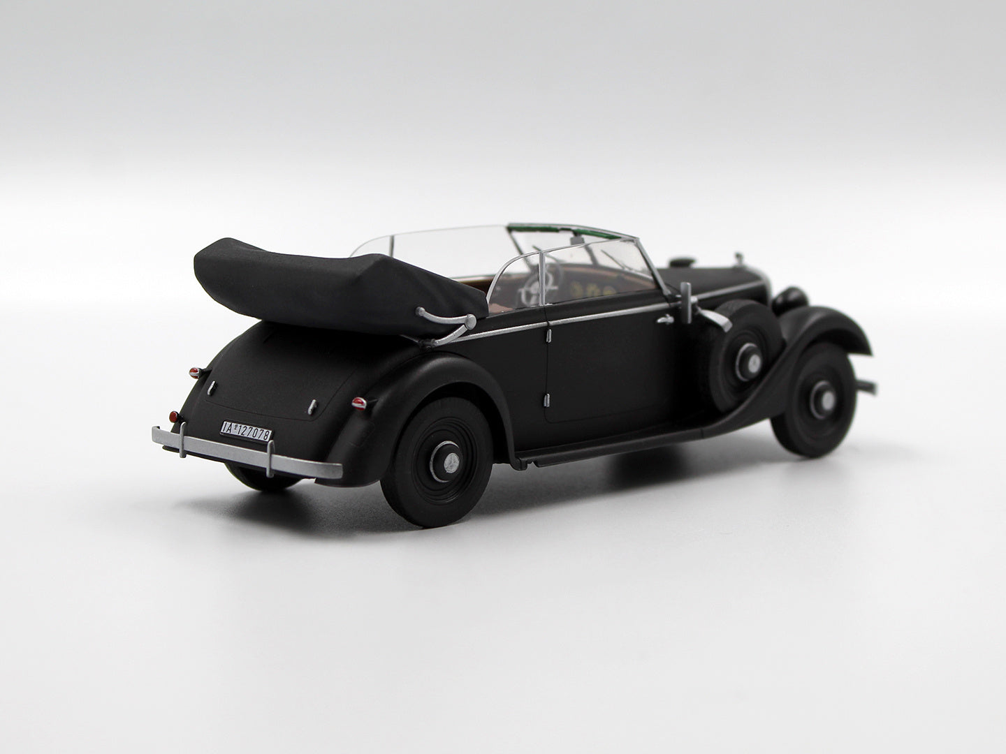 ICM 1:35 Typ 320 (W142) Cabriolet WWII German Staff Car