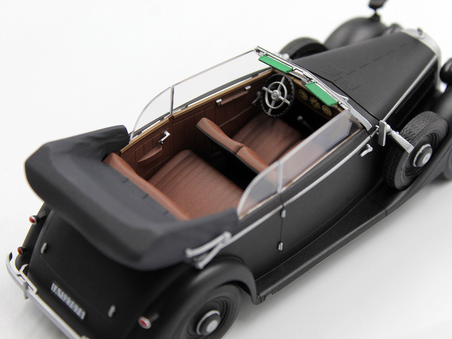 ICM 1:35 Typ 320 (W142) Cabriolet WWII German Staff Car