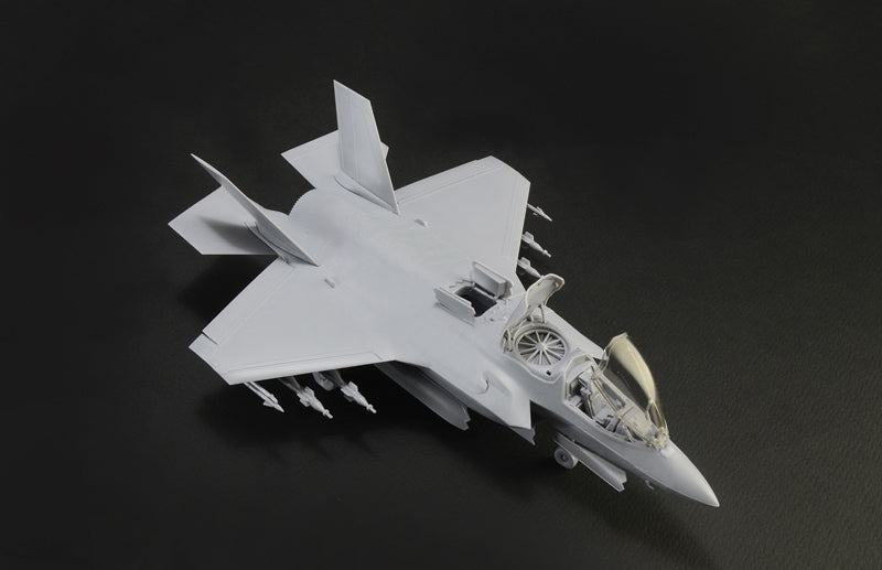 Italeri 1:72 Lockheed Martin F35B Lightning II STOVL version Model Kit