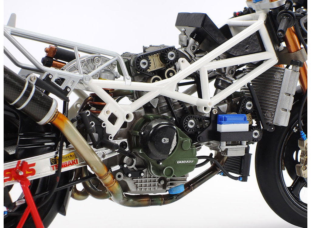 Tamiya 1:12 Ducati 888 Superbike