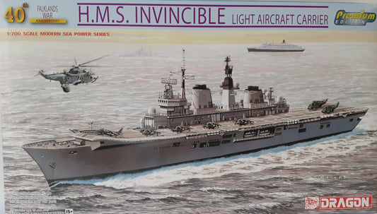 Dragon 1:700 H.M.S. Invincible Light Aircraft Carrier