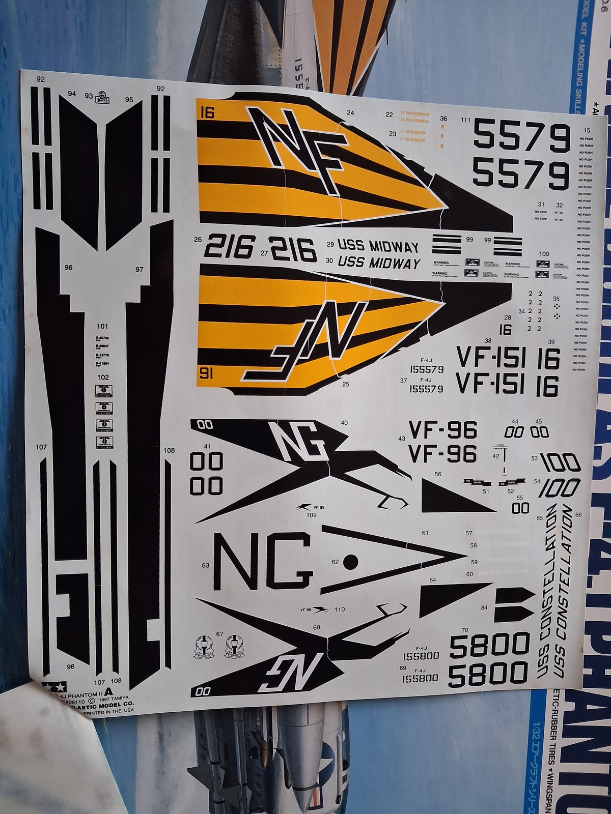 Tamiya 1:32 McDonnell Douglas F-4J Phantom II (1997)