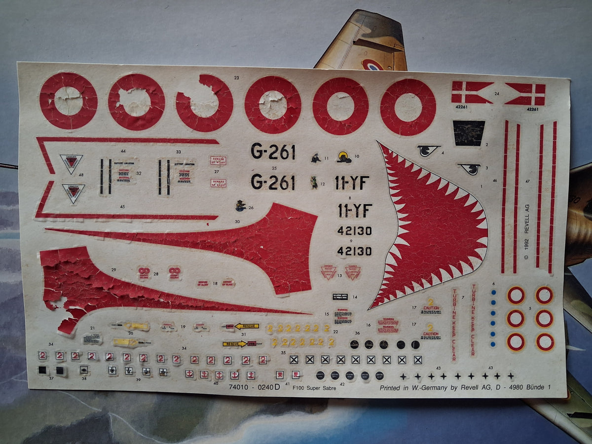 Monogram 1:48 F-100 Super Sabre (1992)
