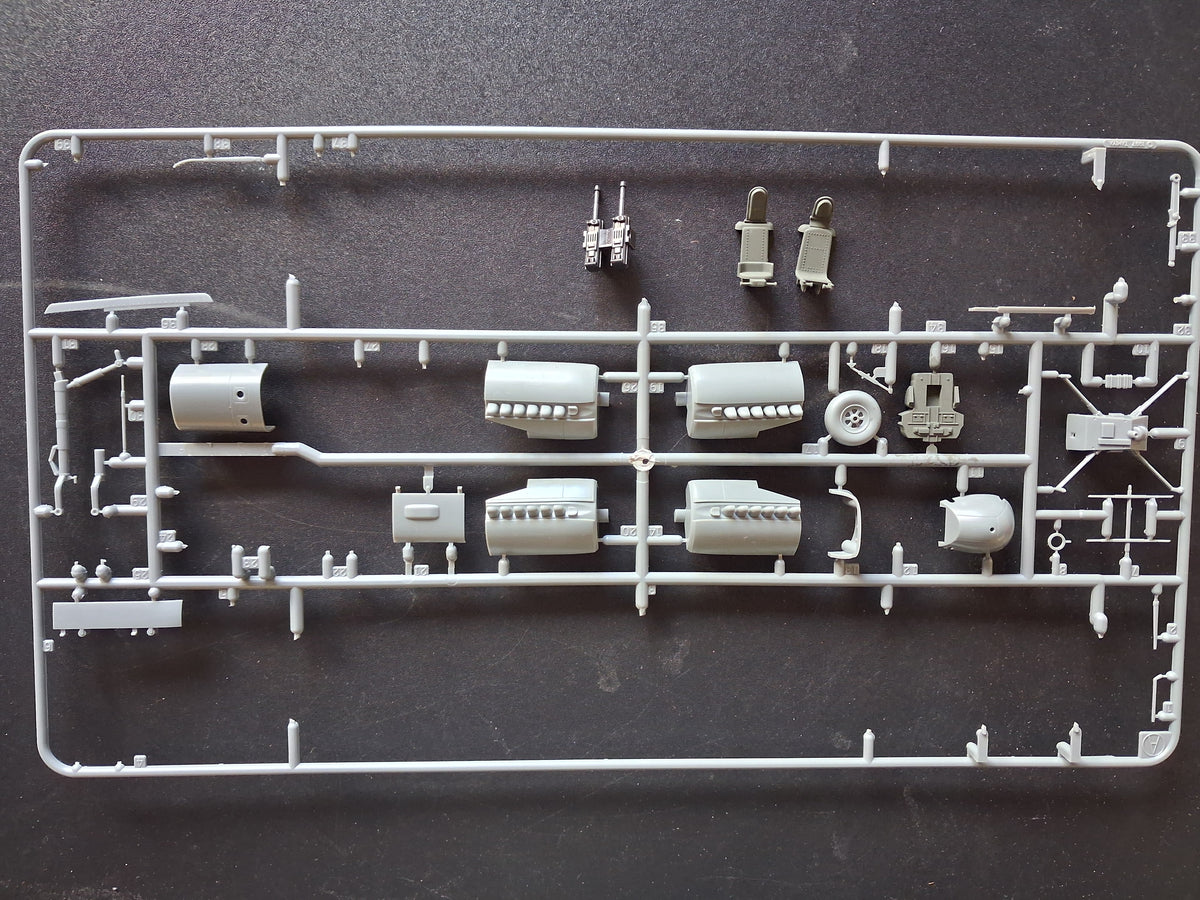 Tamiya 1:48 Heinkel He219 A-7 UHU (1997)