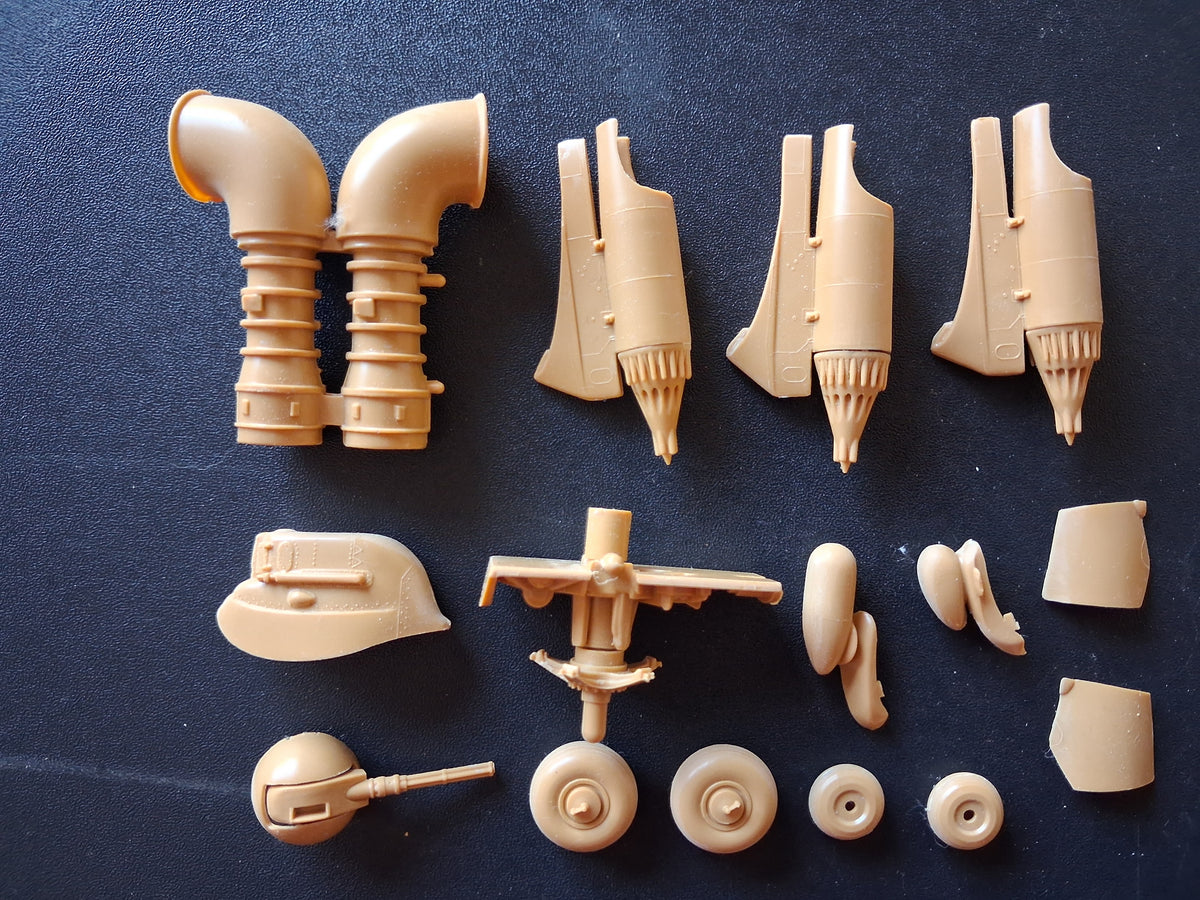 Monogram 1:48 MiL-24 Hind Gunship (1987)