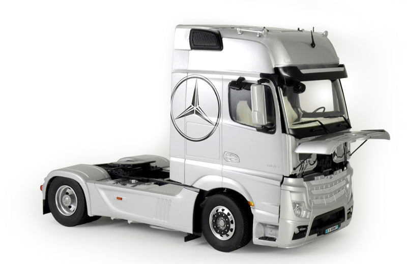 Italeri 1:24 Mercedes Benz Actros MP4