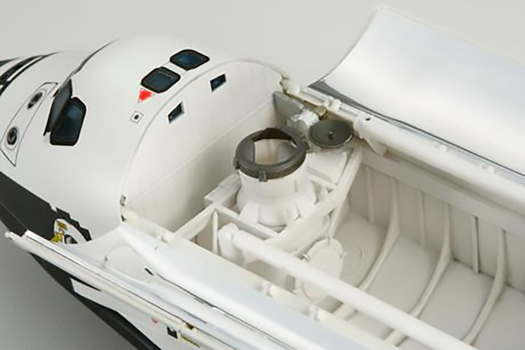 Tamiya 1:100 Space Shuttle Atlantis Model Kit