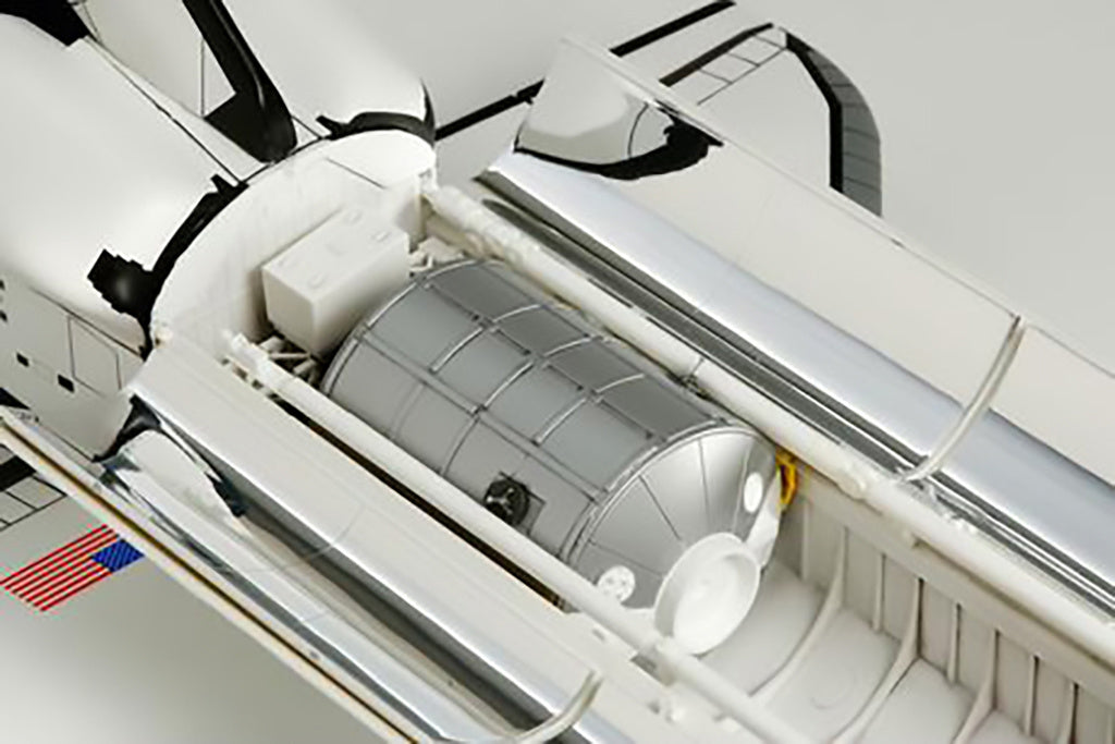 Tamiya 1:100 Space Shuttle Atlantis Model Kit