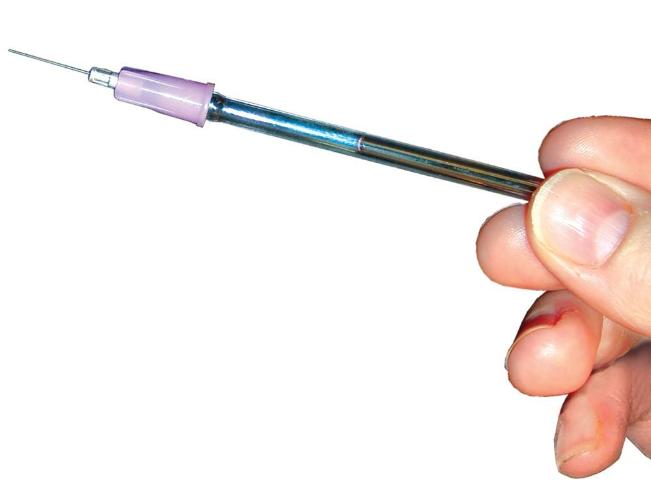Deluxe Materials Pin Flow - Solvent Glue Dispenser
